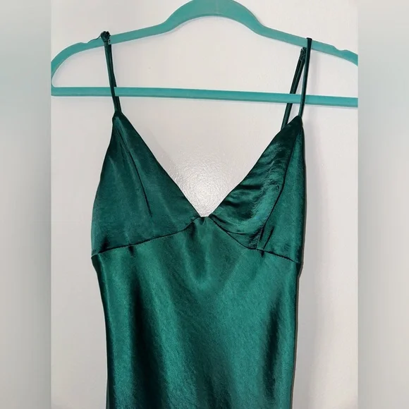 Forest Green Midi Dress - Picture 3 of 7